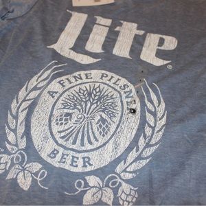 Buckle Lite Tee